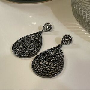 Earrings 🖤 Black Gunmetal Teardrop Shape. Dark Heart. Small White Diamond Stud